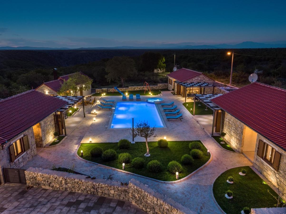 New! Promina Luxury Villa With 72Sqm Heated Pool, Jacuzzi, Infrared Sauna, Tennis Court, Media Room Bogatić Eksteriør bilde