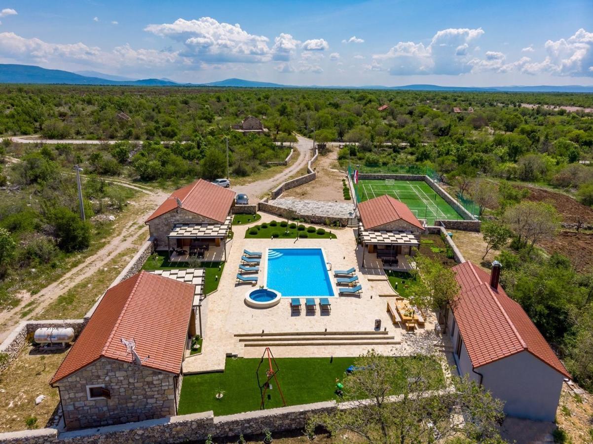 New! Promina Luxury Villa With 72Sqm Heated Pool, Jacuzzi, Infrared Sauna, Tennis Court, Media Room Bogatić Eksteriør bilde