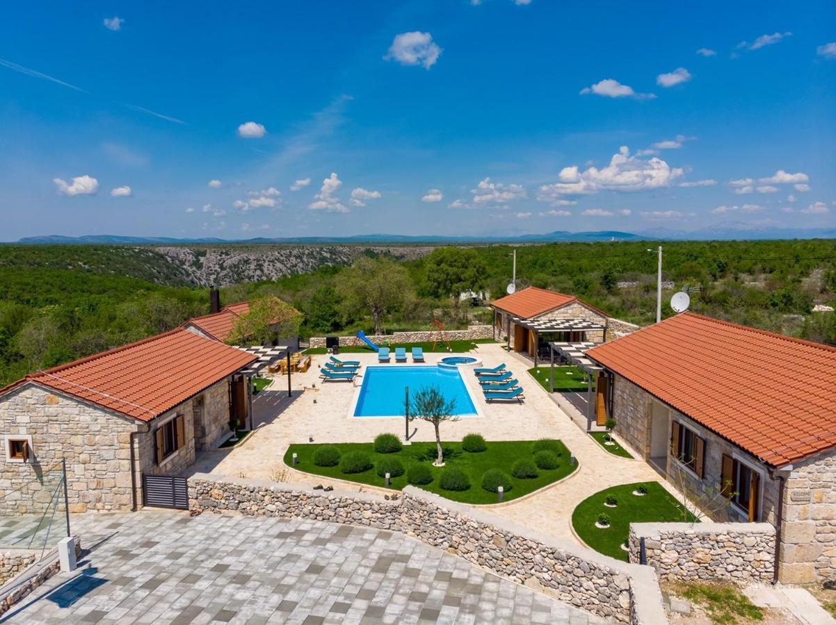 New! Promina Luxury Villa With 72Sqm Heated Pool, Jacuzzi, Infrared Sauna, Tennis Court, Media Room Bogatić Eksteriør bilde