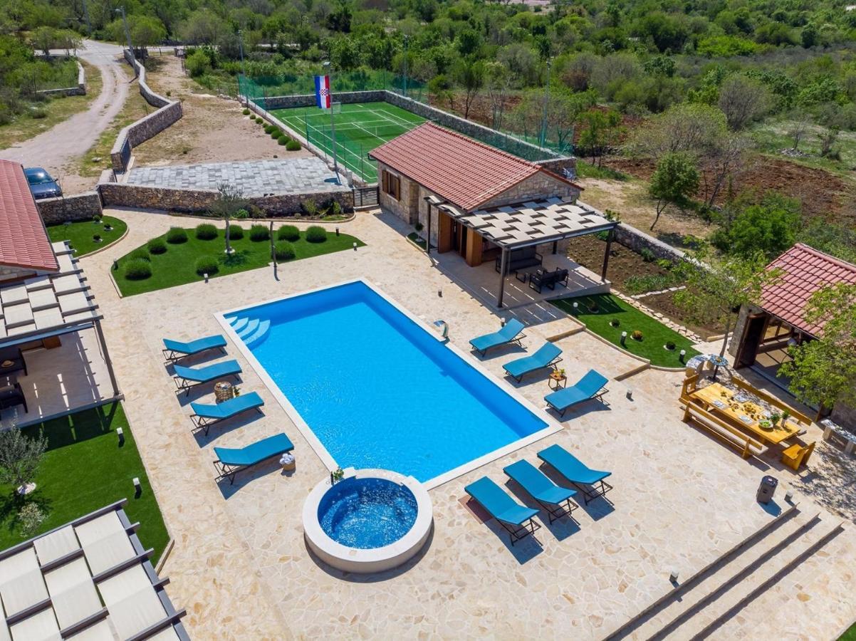New! Promina Luxury Villa With 72Sqm Heated Pool, Jacuzzi, Infrared Sauna, Tennis Court, Media Room Bogatić Eksteriør bilde