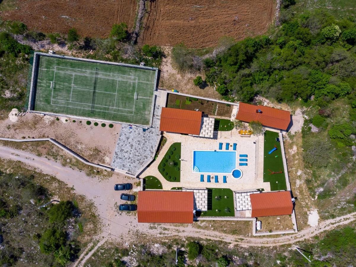 New! Promina Luxury Villa With 72Sqm Heated Pool, Jacuzzi, Infrared Sauna, Tennis Court, Media Room Bogatić Eksteriør bilde