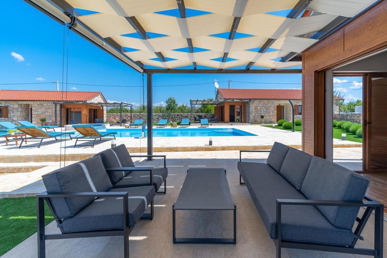 New! Promina Luxury Villa With 72Sqm Heated Pool, Jacuzzi, Infrared Sauna, Tennis Court, Media Room Bogatić Eksteriør bilde